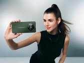 O Realme 12 tem um design moderno com um módulo de câmera redondo. (Imagem: Realme)
