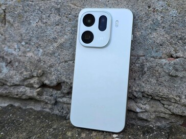 Oppo Find X9 Pro em análise. (Fonte da imagem: Marcus Herbrich)