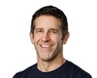 John Ternus é o novo CEO da Apple após os 15 anos de mandato de Tim Cook.