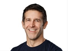 John Ternus é o novo CEO da Apple após os 15 anos de mandato de Tim Cook.