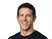 John Ternus é o novo CEO da Apple após os 15 anos de mandato de Tim Cook.