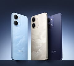 O iQoo Z11i está disponível nas opções de cores ouro do deserto, sombra de tinta e azul claro