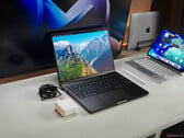 Apple Análise do MacBook Pro M5 (2025) - O desempenho de núcleo único mais rápido do mundo
