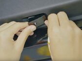 Instalação das luzes de projeção do Model Y (Fonte da imagem: Tesla)