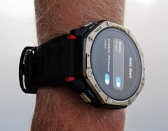 O Amazfit T-Rex Dual Solar tem células solares na frente e atrás.