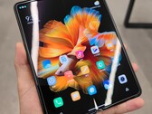 O visor interno do Mi Mix Fold mede 8,01 polegadas. (Fonte da imagem: Digital Chat Station)