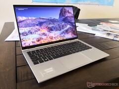 O HP EliteBook x360 1040 G7 é um dos melhores conversíveis que o dinheiro pode comprar se você não se importa com seus fracos gráficos UHD