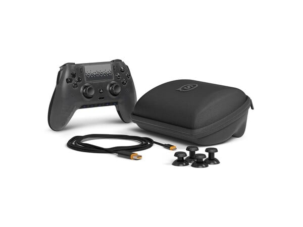 O Scuf Omega vem com acessórios adicionais, incluindo um estojo.