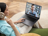 O Huawei MateBook 16s se assemelha ao MacBook Pro 16, ao contrário do MateBook D 16 retratado abaixo. (Fonte da imagem: Huawei)