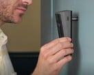 A Ring Peephole Camera 2K transforma um olho mágico já instalado na porta em uma câmera de segurança inteligente, sem a necessidade de perfuração