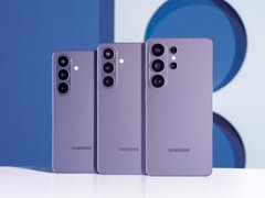 Da esquerda para a direita: Galaxy S26, Galaxy S26 Plus e Galaxy S26 Ultra na cor Cobalt Violet.