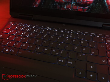 Iluminação branca do teclado em duas etapas