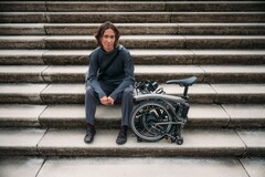 A Brompton Electric T Line vem com um design dobrável (Fonte da imagem: Brompton)