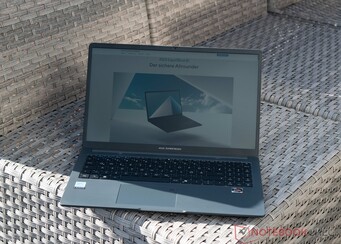 Asus ExpertBook B1 em ambientes externos