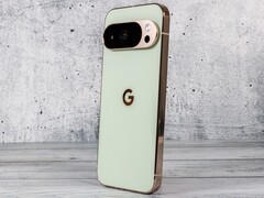 A atualização Android 16 QPR2 traz de volta o recurso de desbloqueio de tela desligada nos smartphones Pixel. (Fonte da imagem: Daniel Schmidt)