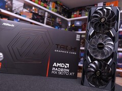 O Hardware Unboxed usou a ASRock Taichi Radeon RX 9070 XT para a comparação. (Fonte da imagem: Hardware Unboxed no YouTube, editado)