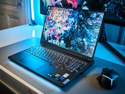 Lenovo Legion Pro 7 16IRX8H: Dispositivo de teste fornecido pela Lenovo Alemanha