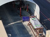 Vários Cybertrucks da Tesla foram vistos aguardando os testes de colisão. (Fonte da imagem: @JoeTegtmeyer no X)