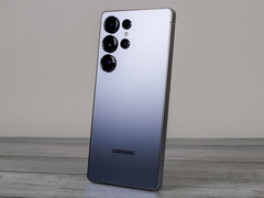 O Samsung Galaxy S25 Ultra. (Fonte da imagem: Notebookcheck)