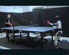 Um robô Unitree G1 equipado com HITTER jogando tênis de mesa (Fonte da imagem: Hybrid Robotics via YouTube; captura de tela editada)