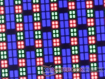 A matriz de pixels AMOLED é muito diferente da matriz de pixels OLED, por exemplo, o Dell XPS 15