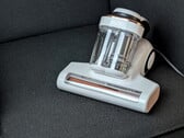 Aspirador JIGOO J300 para ácaros com sensor de ácaros em teste prático: rolo batidor, luz UV e função de aquecimento combatem os ácaros