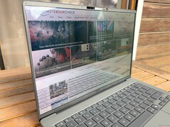 Ao ar livre (dia claro, sem luz solar direta)