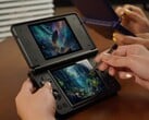 O Anbernic RG DS Plus possui uma caneta stylus integrada.