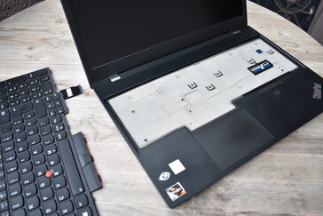 ThinkPad P15v Gen 3: Teclado substituível