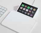 Na foto: módulo Stream Deck de 15 teclas instalado em um trackpad. Os entusiastas agora podem adicionar botões do Stream Deck às suas construções personalizadas sem precisar desmontar as versões de varejo. (Fonte da imagem: Elgato)