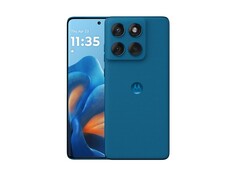 O Motorola Edge 60 Fusion na cor Pantone Mykonos Blue é a quarta opção de cor em que o celular pode ser adquirido. (Fonte da imagem: Motorola)