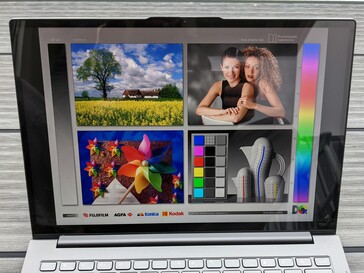 Lenovo ThinkBook Plus Gen2 em uso externo