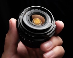 A Thypoch Ksana 21mm f/3.5 quer oferecer alta qualidade de imagem em um formato compacto (Fonte da imagem: Thypoch)