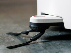 O braço se estende automaticamente para uma limpeza completa nos cantos. (Fonte da imagem: Daniel Schmidt)