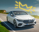 O sedã elétrico Mercedes-Benz EQE 350 4Matic ultrapassou as estimativas de alcance da EPA em um recente teste de alcance no mundo real. (Fonte da imagem: Merceeds-Benz - editado)