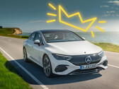 O sedã elétrico Mercedes-Benz EQE 350 4Matic ultrapassou as estimativas de alcance da EPA em um recente teste de alcance no mundo real. (Fonte da imagem: Merceeds-Benz - editado)