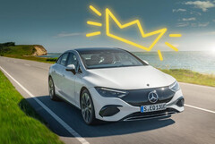 O sedã elétrico Mercedes-Benz EQE 350 4Matic ultrapassou as estimativas de alcance da EPA em um recente teste de alcance no mundo real. (Fonte da imagem: Merceeds-Benz - editado)