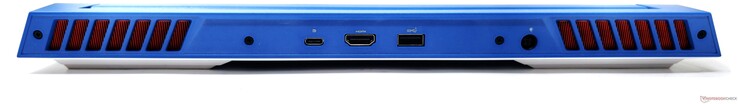 Traseira: USB 3.2 Gen2 Tipo C com saída DisplayPort, saída HDMI 2.1, USB 3.2 Gen1 Tipo A, entrada CC