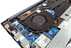 As ventoinhas do VivoBook Pro 16 mantêm os níveis de ruído abaixo de 40 dB(A) no perfil Padrão