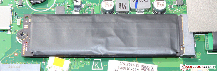Um SSD PCIe 4 funciona como a unidade do sistema.