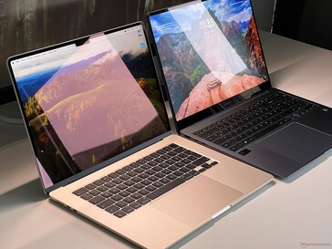 MacBook Air 15 (esquerda) vs. Galaxy Book4 Pro (direita)