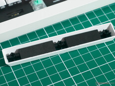 A espuma da barra de espaço Keychron Q1 HE 8K ajuda a acalmar os ânimos.