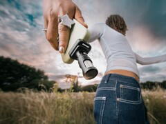 O Shure MV88 USB-C se conecta facilmente a um smartphone para gravação de áudio móvel (Fonte da imagem: Shure)