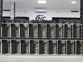 Os mineiros de moedas criptográficas estão agora empregando equipamentos de estação de trabalho grand-grande para suas necessidades de mineração (imagem via @I_Leak_VN no Twitter)