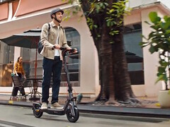 A e-scooter Segway Ninebot F3 é repleta de recursos de segurança e navegação. (Fonte da imagem: Segway)