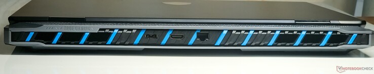 Parte traseira: Entrada DC, saída HDMI 2.1, LAN RJ-45 2,5 GbE