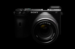 A Alpha a6600 da Sony já deveria ter recebido uma atualização. (Fonte da imagem: Sony - editado)