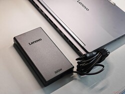 Fonte de alimentação grande de 300 watts