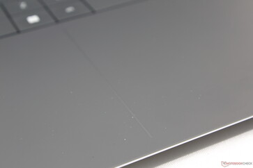 Os novos contornos visuais do clickpad são fracos e podem ser difíceis de ver