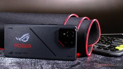 A Asus confirmou que não haverá nem um ROG Phone 10 Pro nem um Zenfone 13 Ultra em 2026. (Fonte da imagem: Notebookcheck)